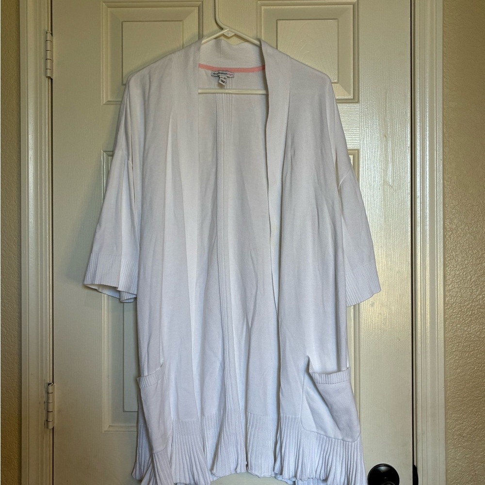 Isaac Mizrahi White Top with Pink Accents